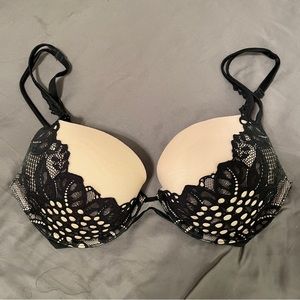 Victoria’s Secret Lace Very Sexy Push Up Bra